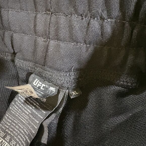 Men's Venum x UFC Fight Week 2.0 Cotton Sweat Shorts Size XL Black/Red Brand New - Picture 4 of 6